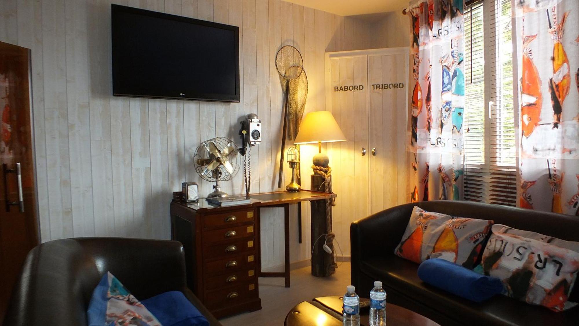 Hotel - Restaurant - Salon De The Le Beausejour Tregastel Room photo