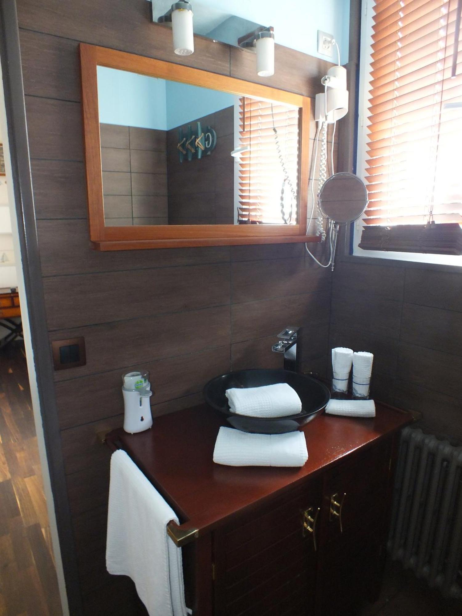 Hotel - Restaurant - Salon De The Le Beausejour Tregastel Room photo